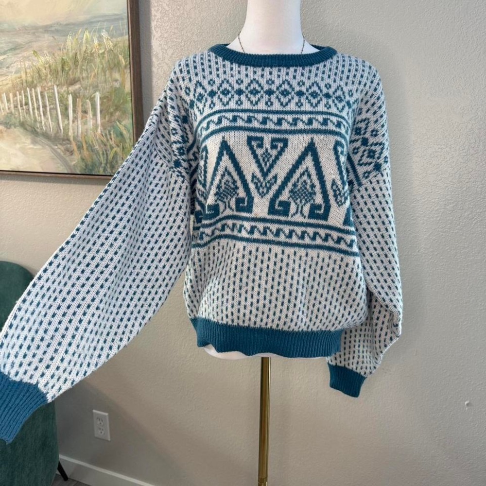 Vintage White Oak Knit Sweater – Geometric Pattern (Made in Korea, M) - Picture 2 of 7